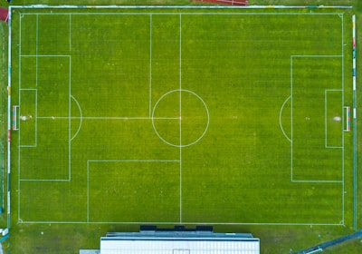 مغنية نهائي دوري أبطال أوروبا 2021لحظة تاريخية في عالم كرة القدم