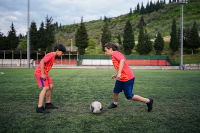 ليفربولضدتوتنهامبثمباشريلاكورةمواجهةناريةفيالدوريالإنجليزي