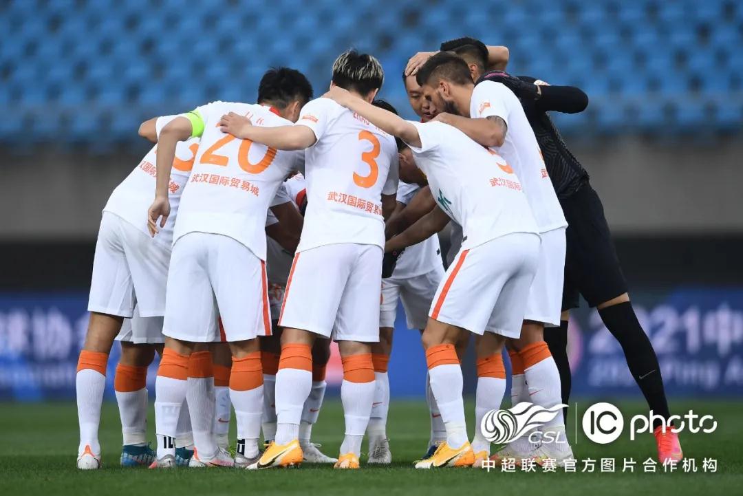 موعد مباراة الأهلي المصري ضد الأهلي السعودي